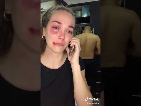 El video en el que una mujer &quot;ordena pizza&quot; al 911 para denunciar agresión