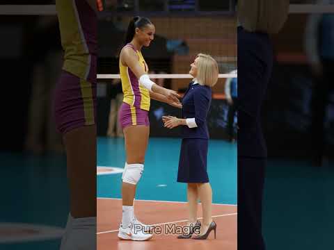Shocking Dance Duel! Volleyball Star and Reporter Set the Court on Fire! #volleyball #short #dance
