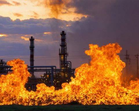 Sizzling Success: Cheniere Energy’s Earnings Soar Beyond Expectations Sizzling Success: Cheniere Energy’s Earnings Soar Beyond Expectations