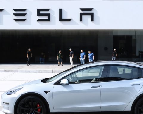 Tesla Boycott: The Unexpected Eco-Dilemma. Could New Tech Be Fueling It? Tesla Boycott: The Unexpected Eco-Dilemma. Could New Tech Be Fueling It?